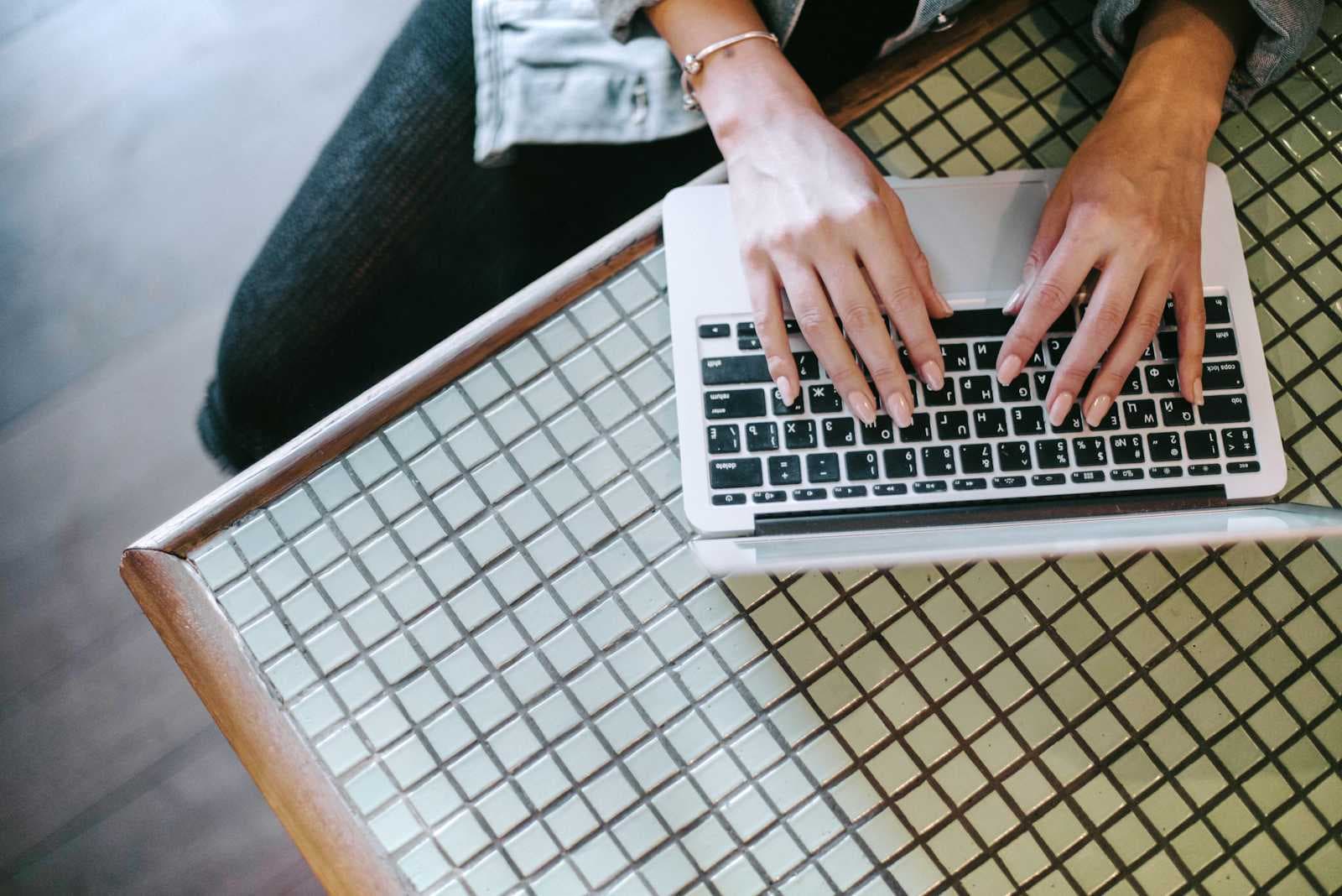 Achieving Zero-Downtime Deployments on Coolify: A Journey from Monolith to Decoupled Architecture